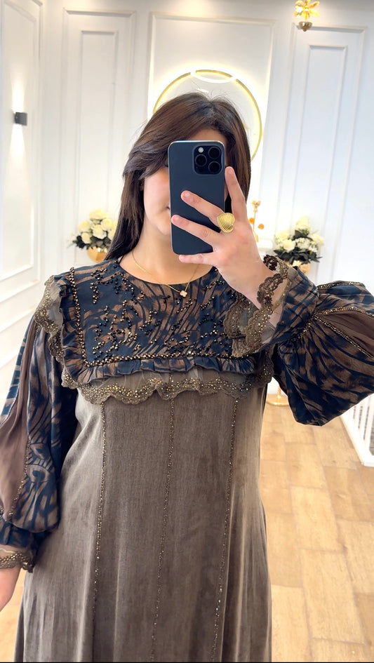 Robe léopard, Perle